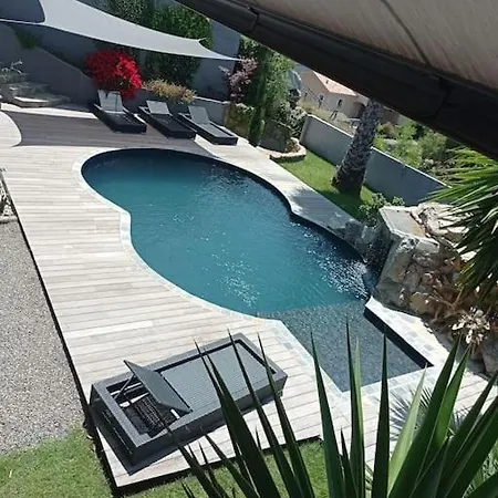 Διαμέρισμα F2 Dessous De *