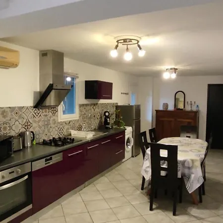 Apartment F2 Dessous De