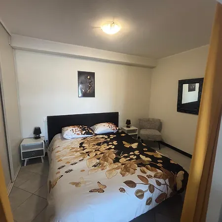 Apartament F2 Dessous De *