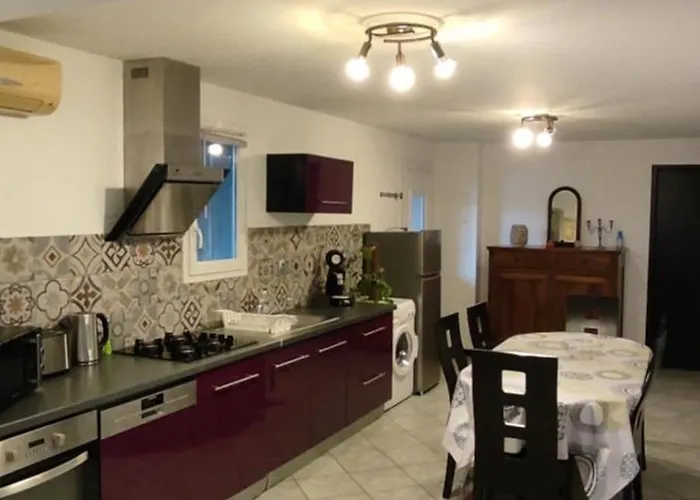 Apartment F2 Dessous De